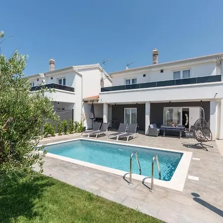 Willa Luxury Holiday Delfis, Istra- Kukci